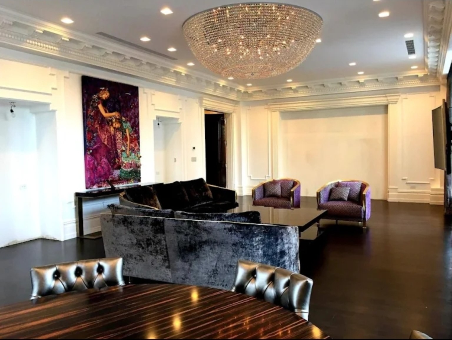 EuroStyle Painting luxury living room interior project